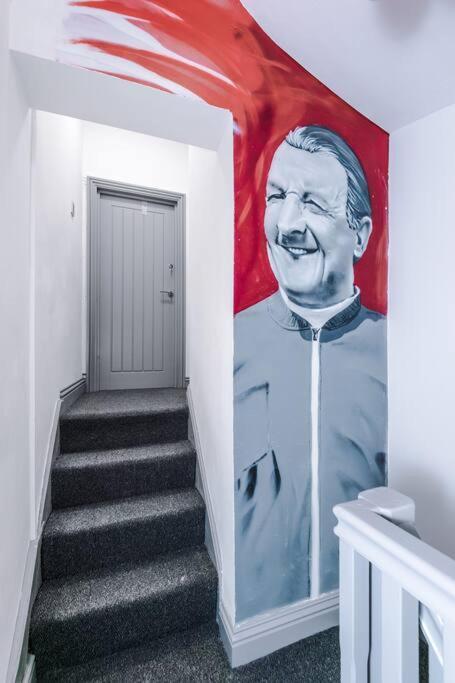 5 Sleeper Lfc Themed Apartment Liverpool Exterior photo